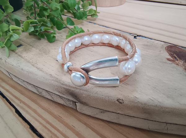 Freshwater Pearl & Leather Bracelet